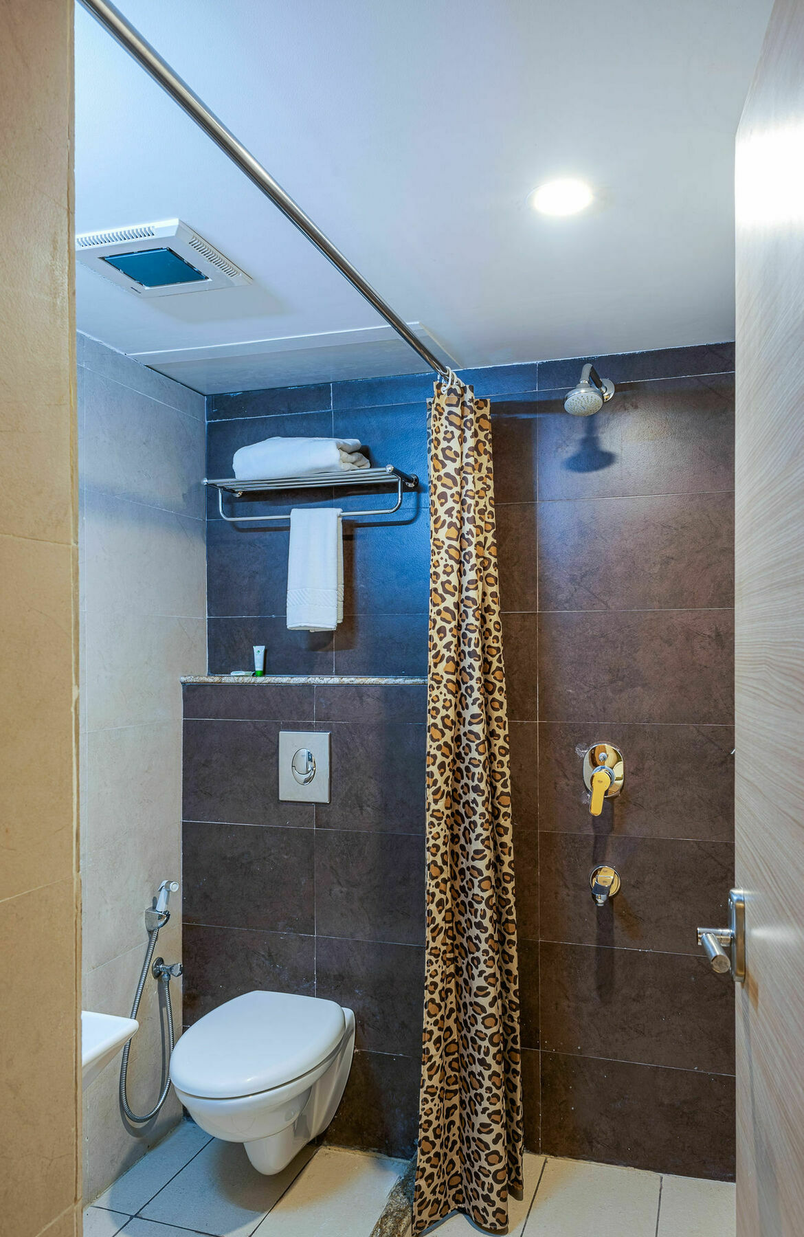 Treebo Fourth Avenue Hotel Chennai Eksteriør billede